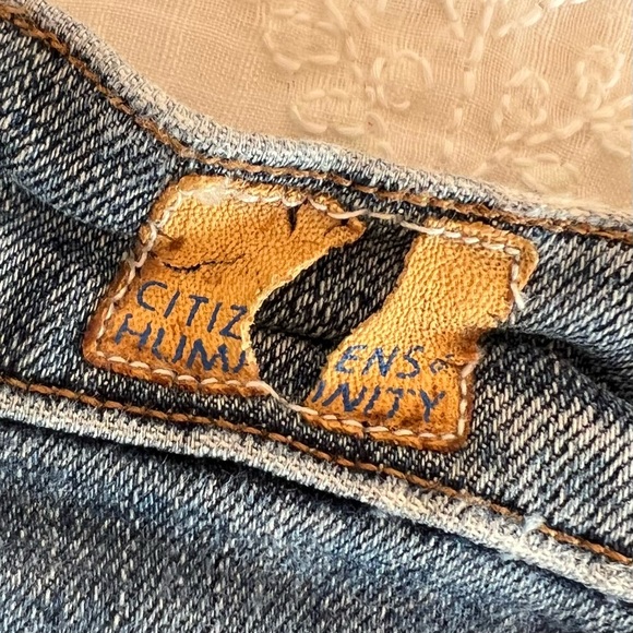 Citizens of Humanity Vintage Flare Jeans with a 70s Vibe - Picture 13 of 14